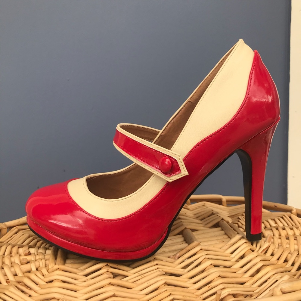 Vintage 1940s-1950s style Red Heels - Picture 4 of 8